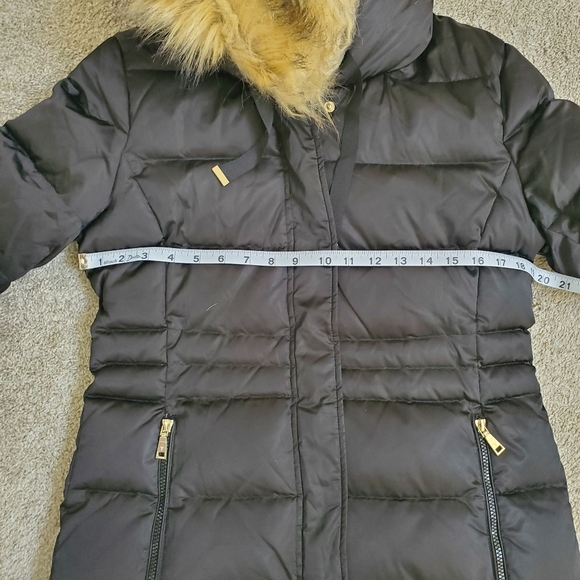Tahari Black Down Puffer Jacket with Faux Fur Trim Women's Sz medium - Picture 8 of 12